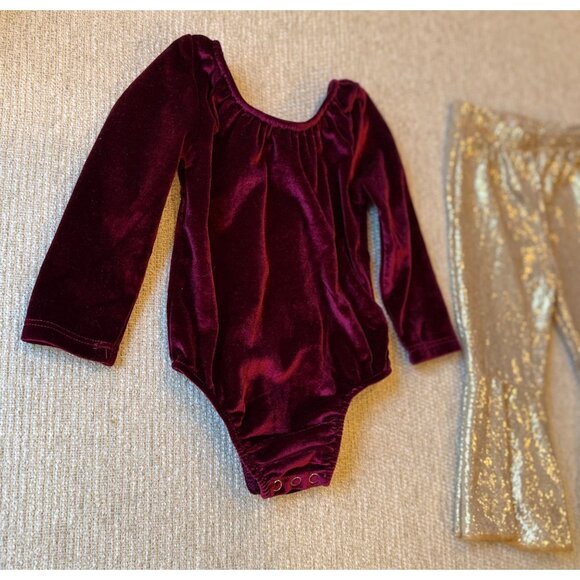 Bailey’s Blossoms Christmas Holiday Outfit Baby Size 9-12 Month Gold Bellbottoms - Picture 2 of 4